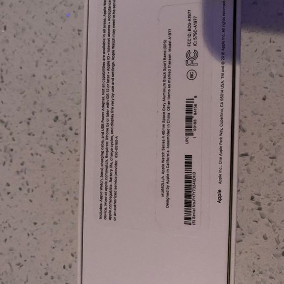 Apple Watch Series 4 40mm Space Gray Aluminum - Picture 6 of 6